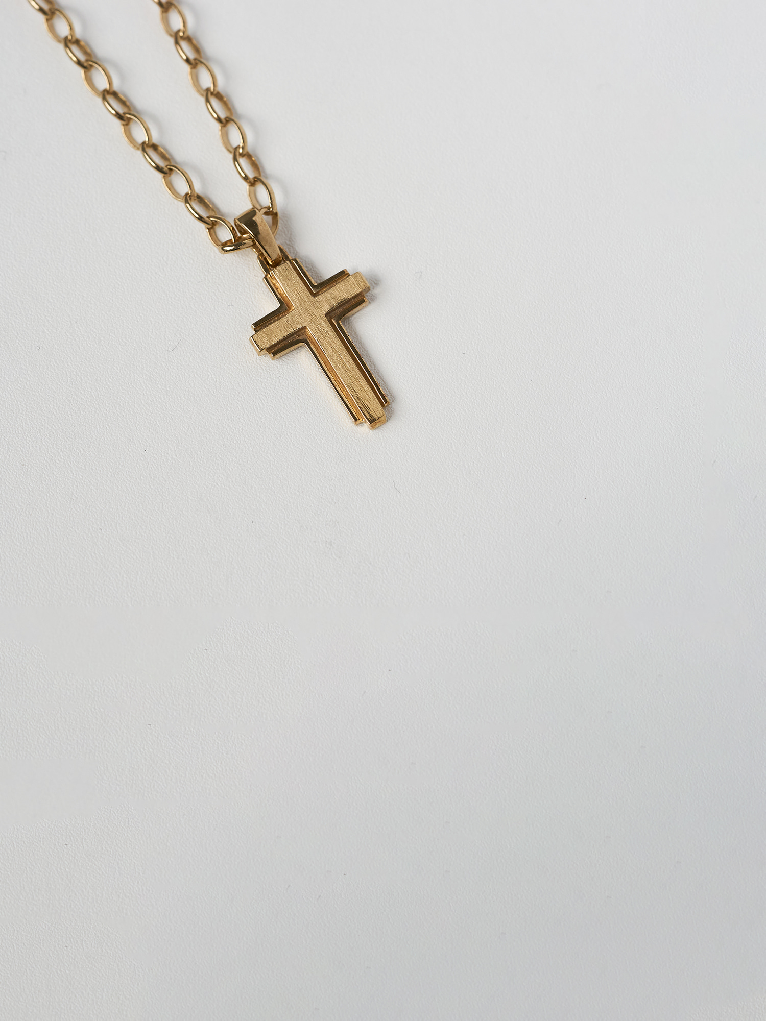 LECLAT CROSS S NECKLACE GOLD