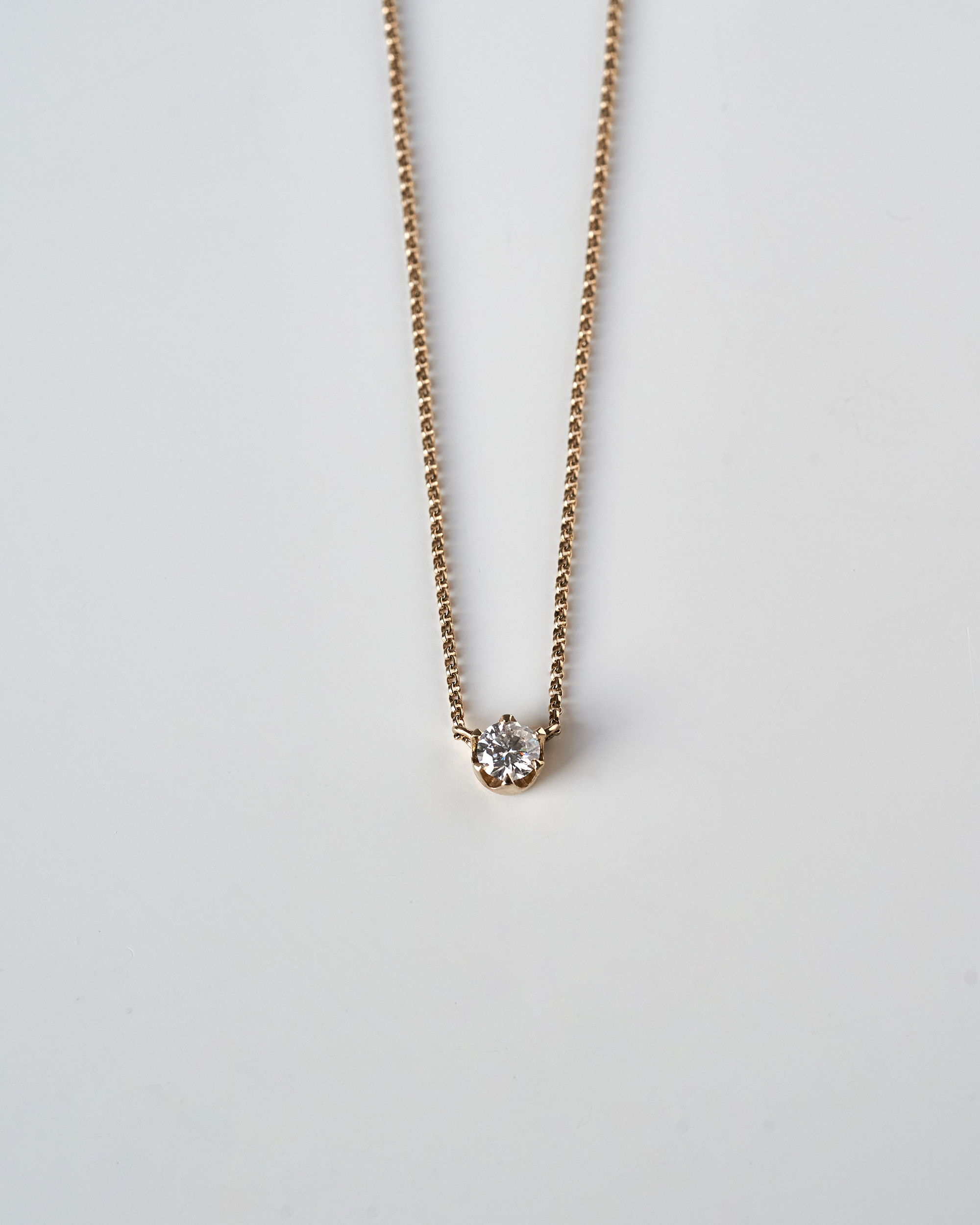 6P MOISSANITE NECKLACE GOLD
