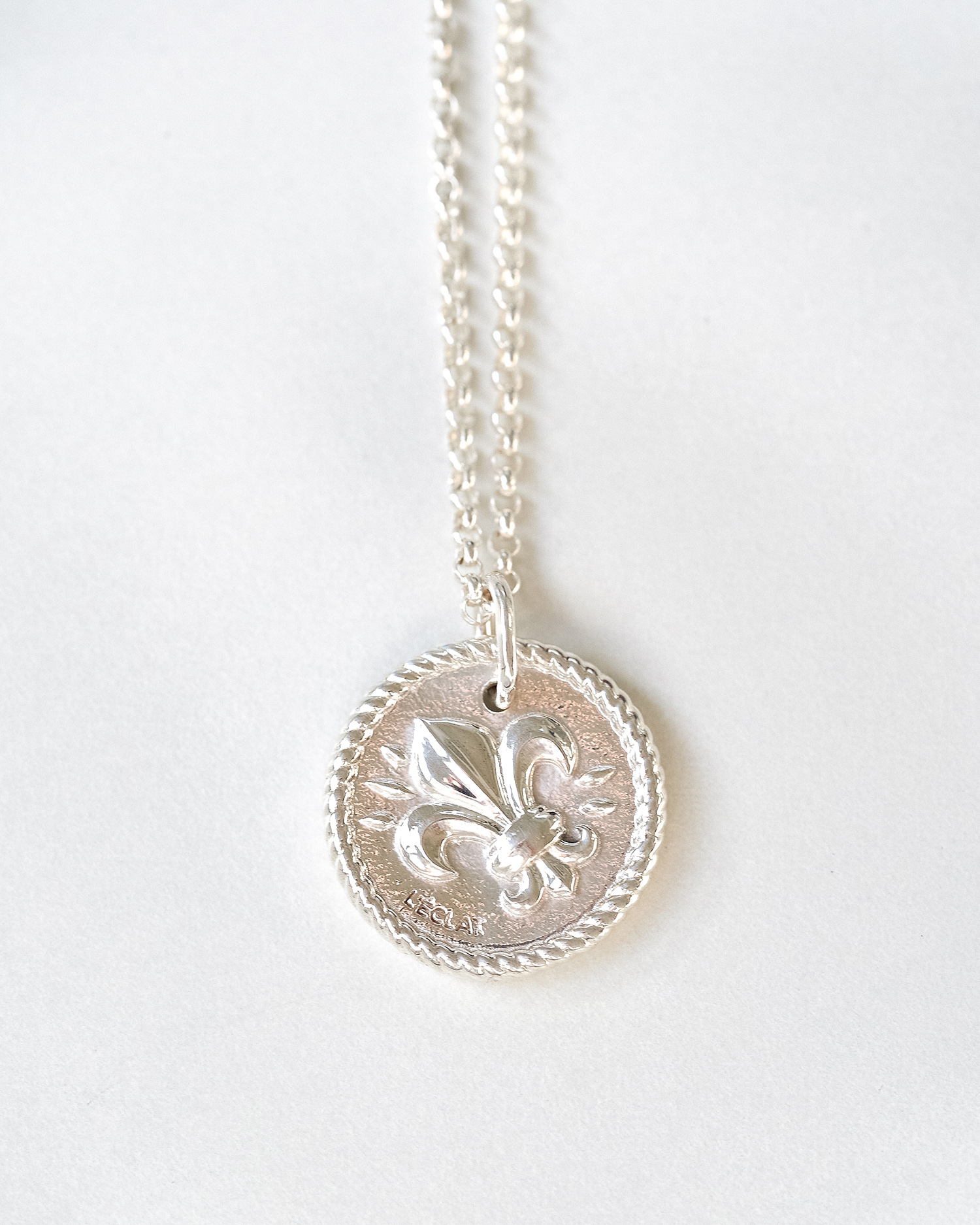 LILY COIN NECKLACE SILVER